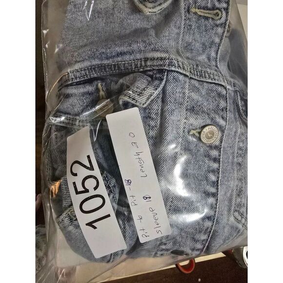 Cropped Oversized Denim Jacket With Gray Hoodie & Frayed Hem Womens Size XXS - Picture 13 of 13